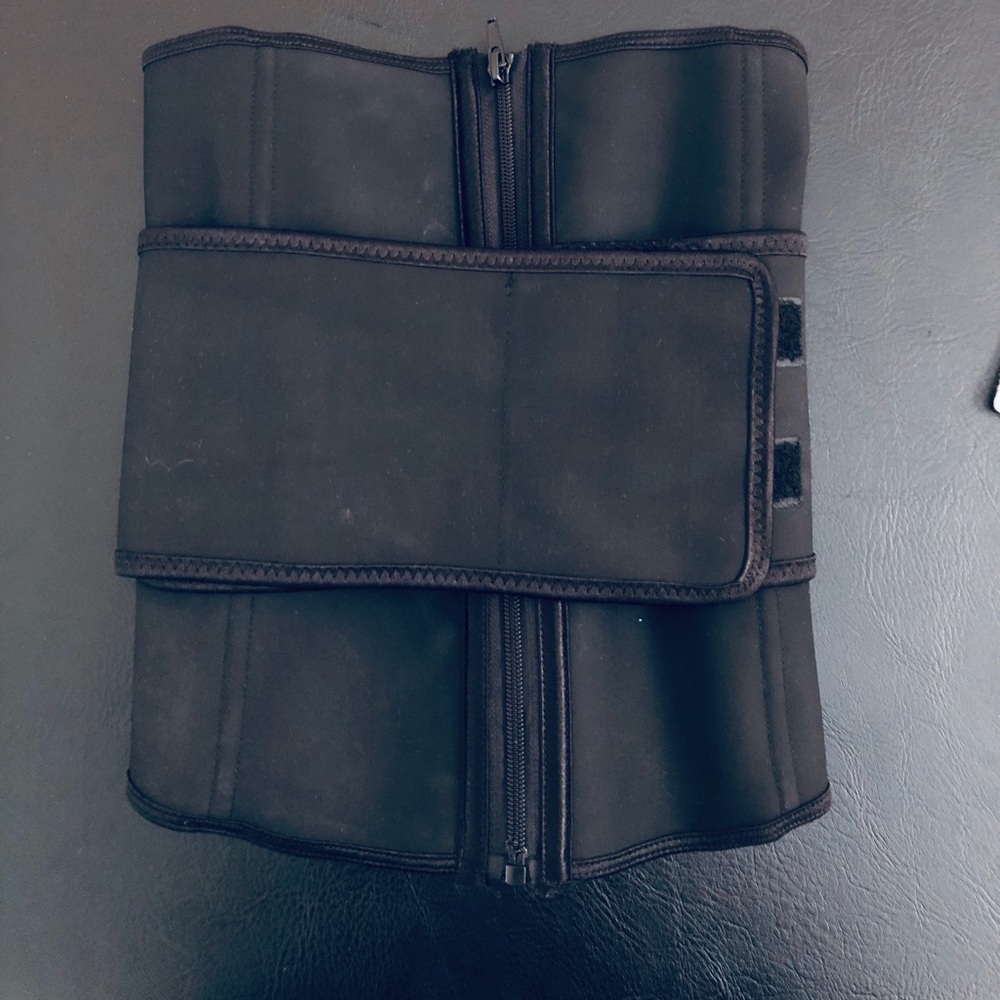 Waist Trainer!